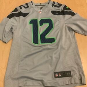 Seattle SEAHAWKS #12 FAN jersey.
